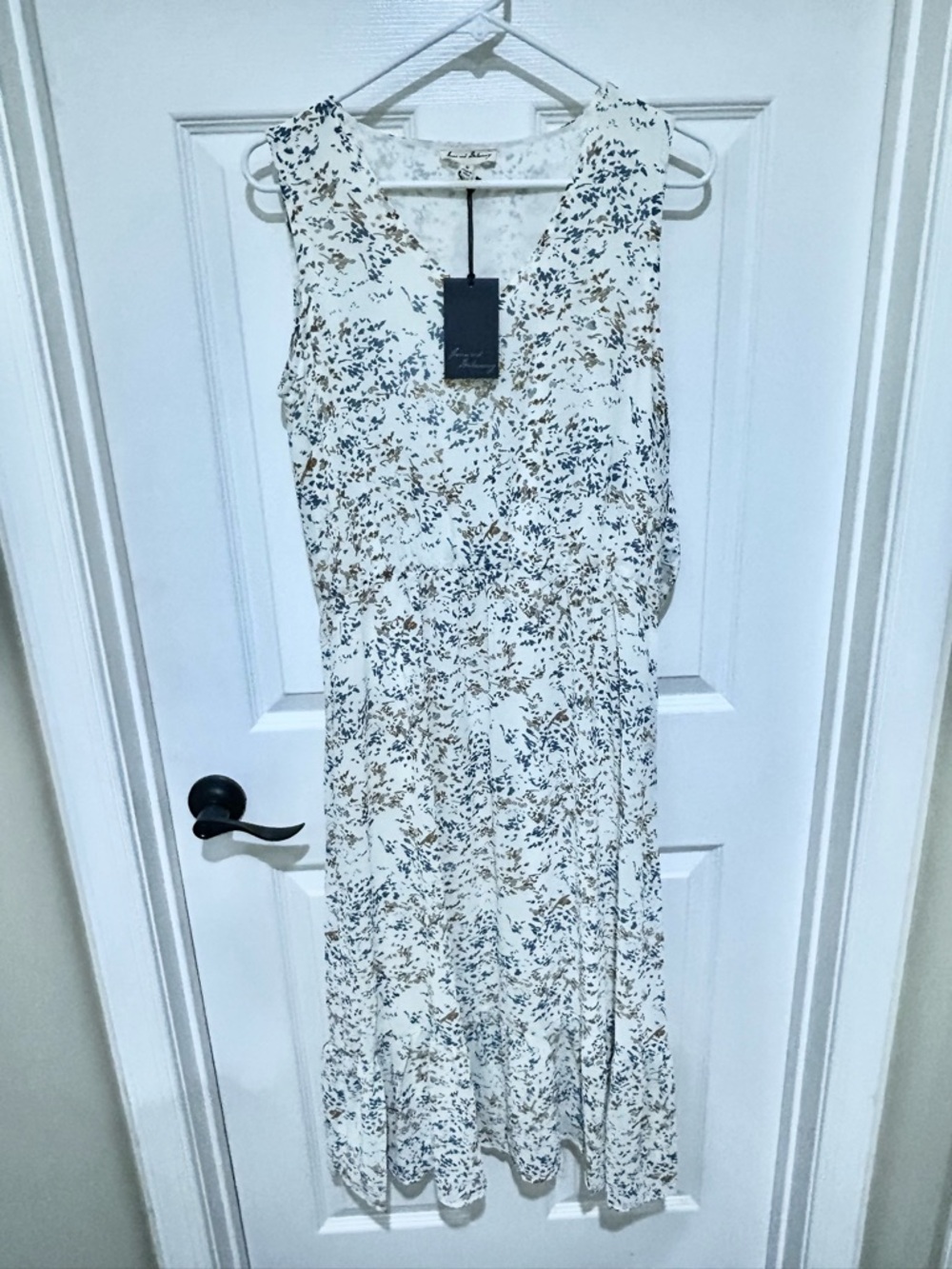 NWT- Jane and Delancey Cream Midi Dress with Tan/Blue Floral Print   Size M